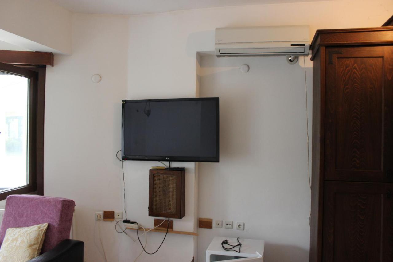 Hotel Ennis Inn Rodostó Kültér fotó